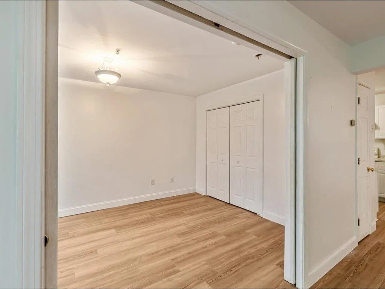 Building Photo - 301 Hildred Dr