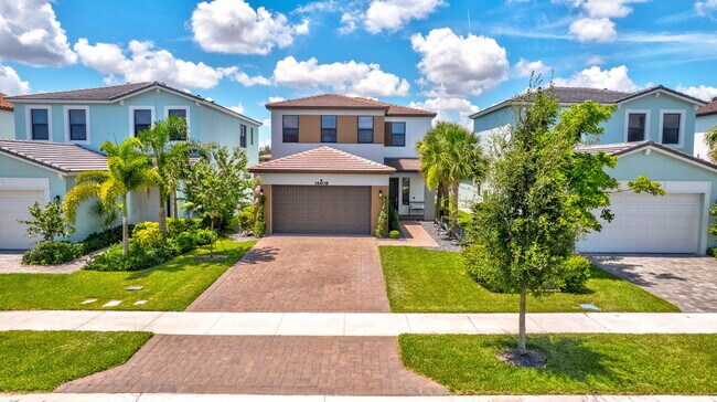 Building Photo - 16608 Cove Rd