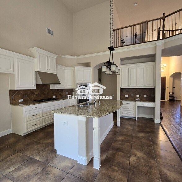 Building Photo - 5529 Bentrose Dr