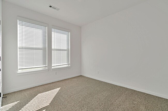 Building Photo - Brand-New 4 Bedroom in Siloam Springs! 3-C...
