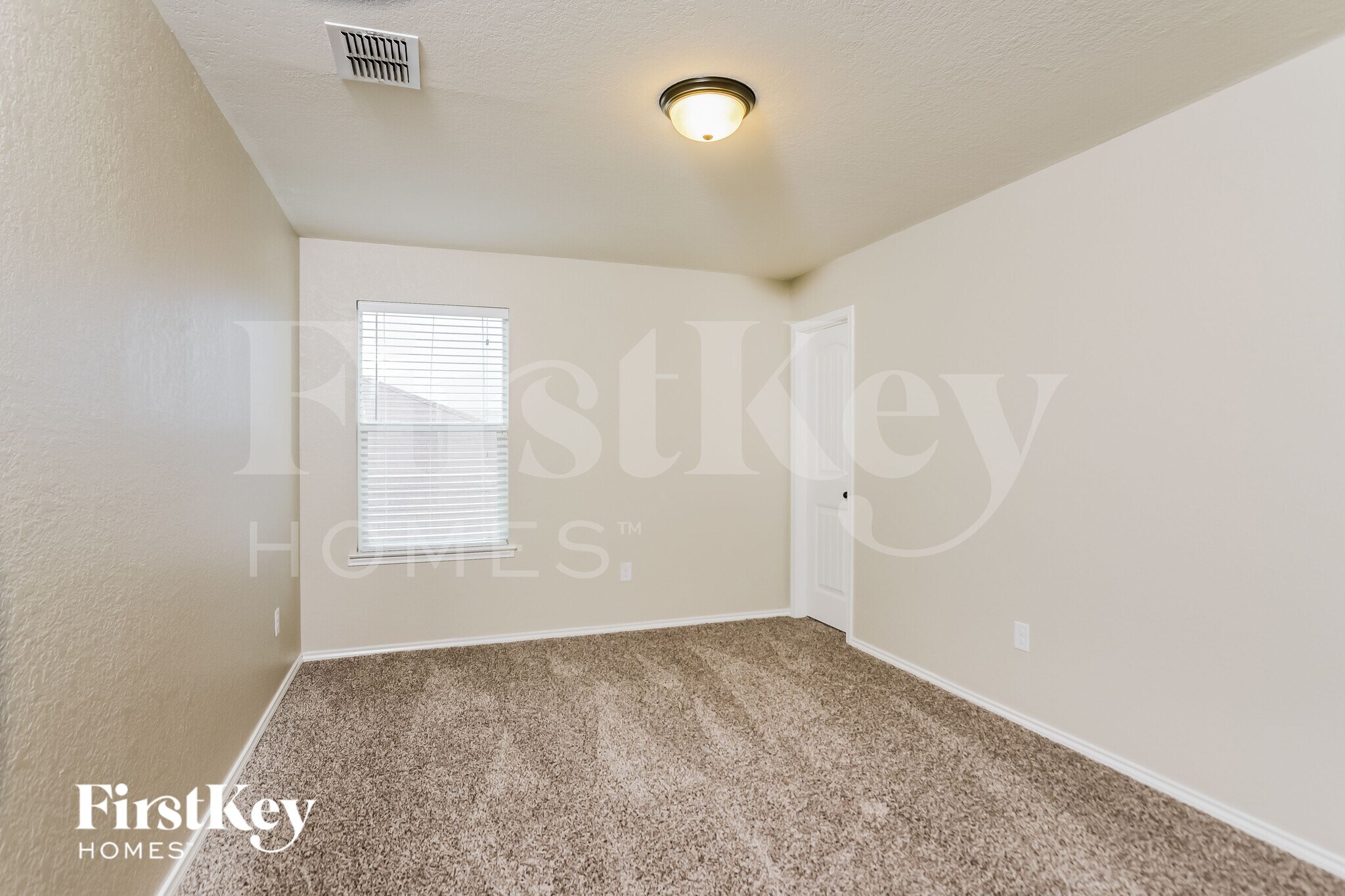 Building Photo - 15302 Cascade Point