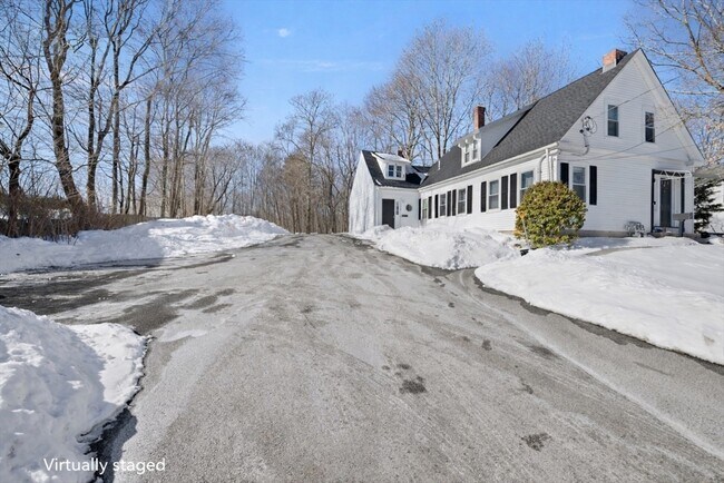 Building Photo - 122 Union St