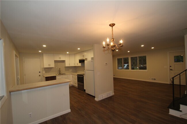 Building Photo - 34 Bright Oaks Dr