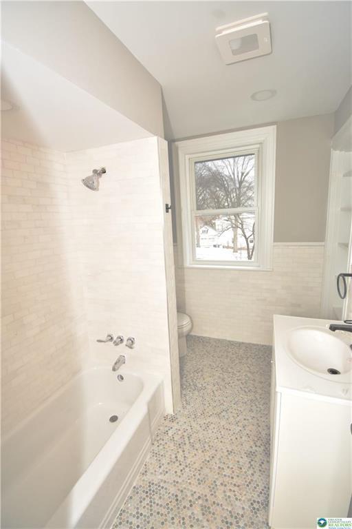 Building Photo - 312 March St