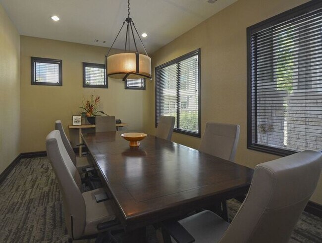 Building Photo - 11300 Farrah Ln