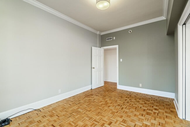 Building Photo - 1400 Kenesaw Ave