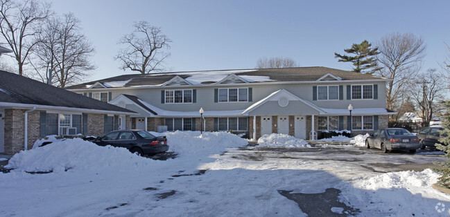 Building Photo - Shore Villas