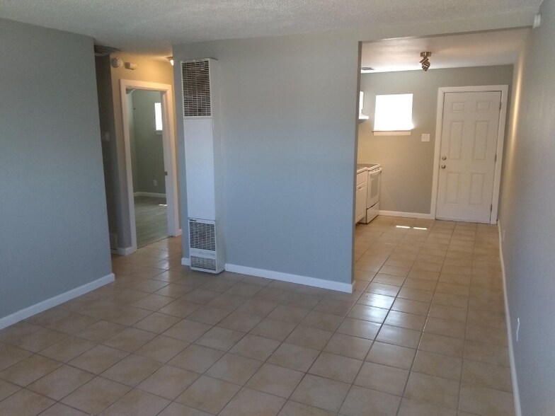 Building Photo - 608 Alcazar St SE