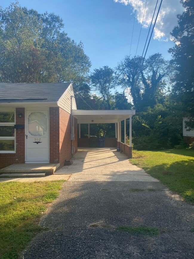 Primary Photo - 502 Doggett Dr
