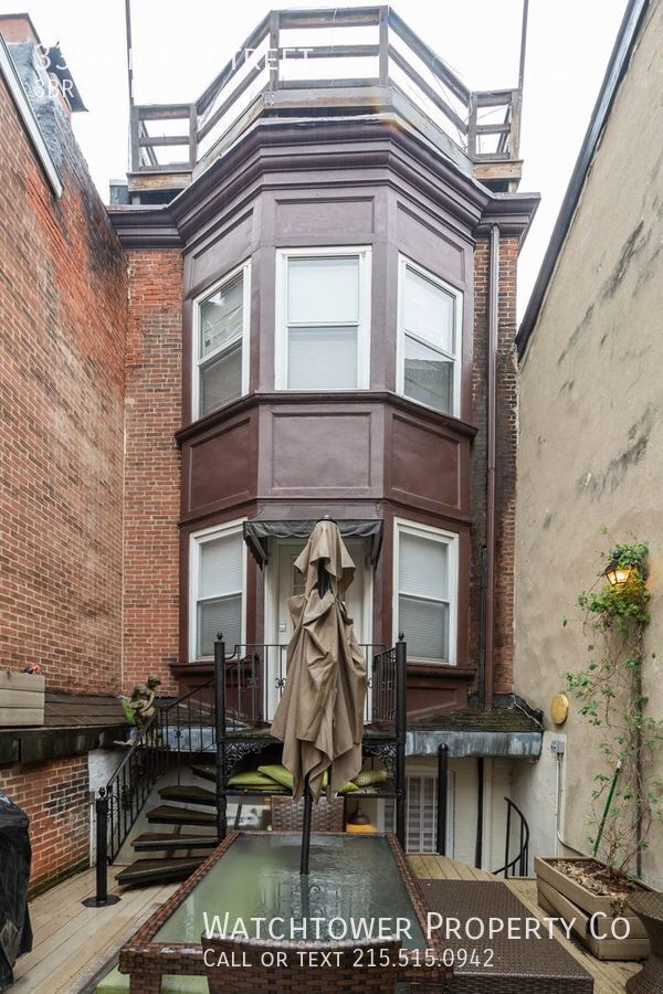 Building Photo - 335 S Hicks St