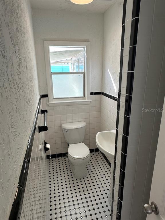 Building Photo - 1614 N Osceola Ave