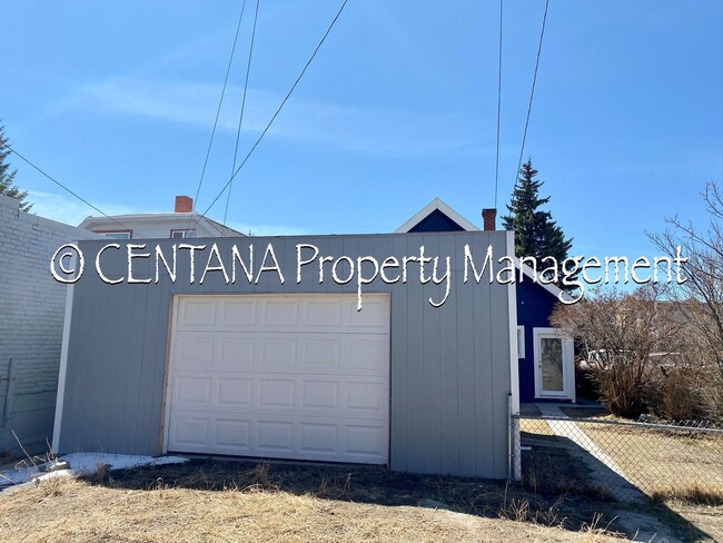 Building Photo - Gorgeous remodeled home!