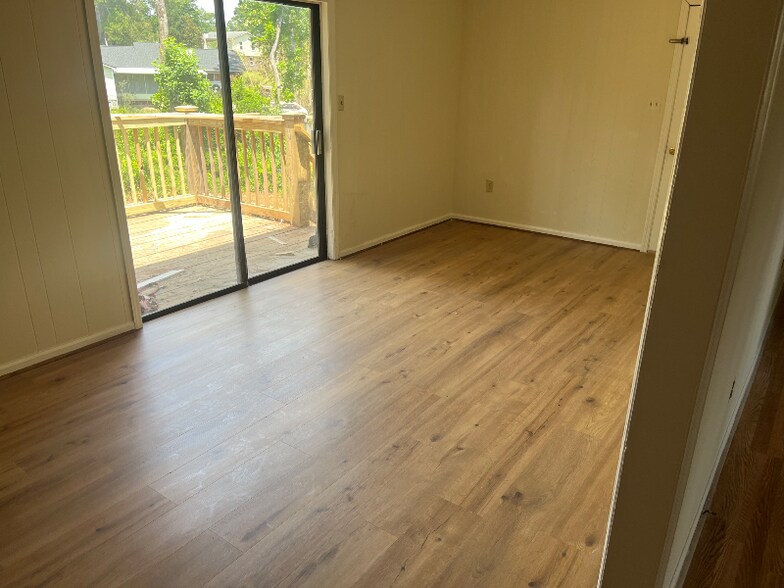 Building Photo - 4439 Shadowood Dr