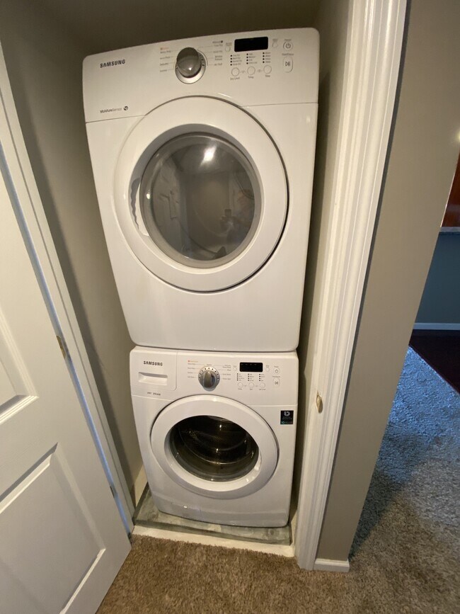 Building Photo - 6201 Spring River Dr