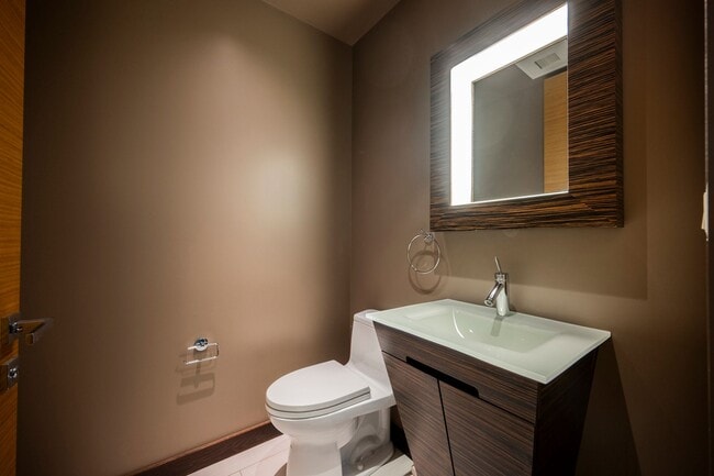 Building Photo - Waldorf Astoria Las Vegas- 1 bed .5 bath on the 39th floor!