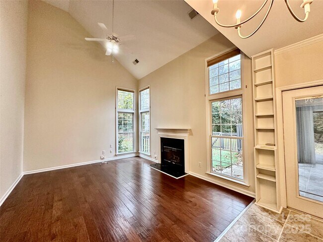 Building Photo - 126 Lake Davidson Cir