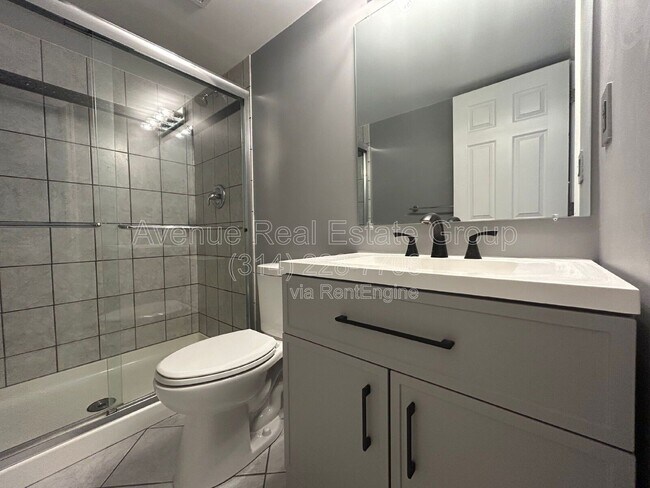Building Photo - 411 Down Hill Dr