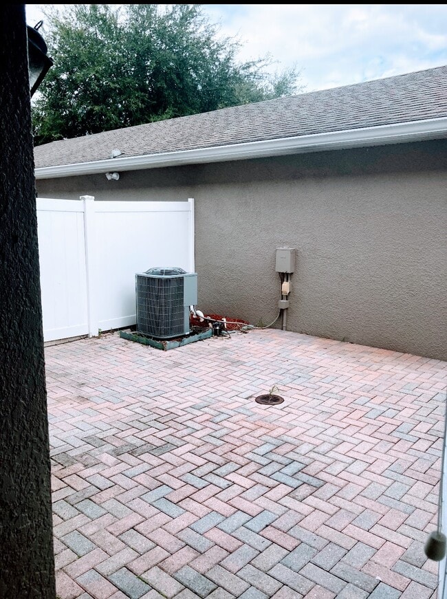 Building Photo - 11811 Deer Path Way