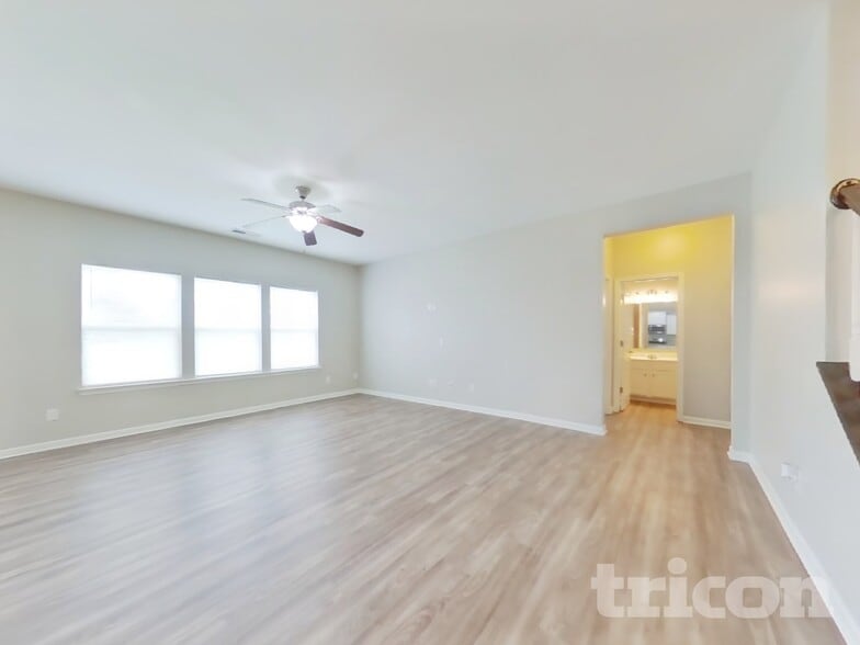 Building Photo - 6909 Barefoot Forest Dr