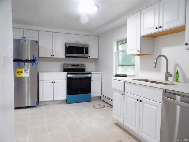 Building Photo - 47 Main St