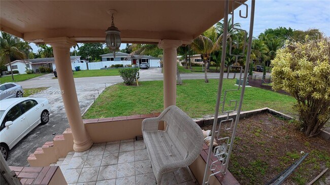 Building Photo - 14931 NE 7th Ct