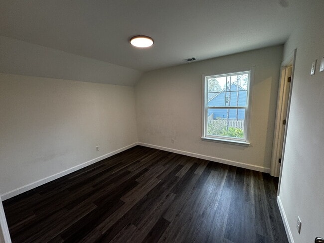 Building Photo - House for Rent