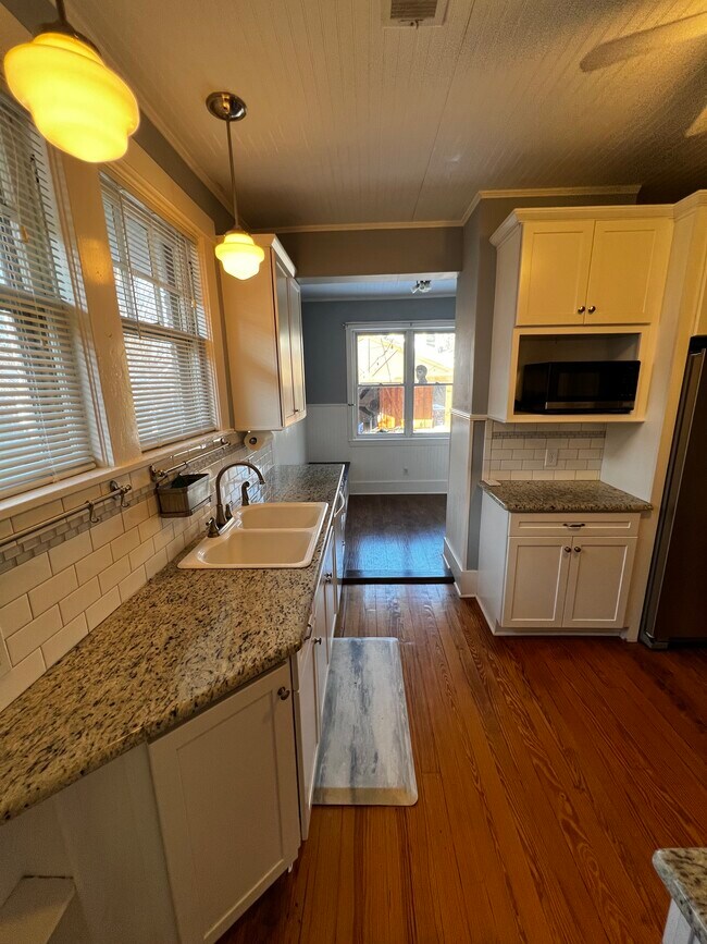 Building Photo - 2192 Nelson Ave