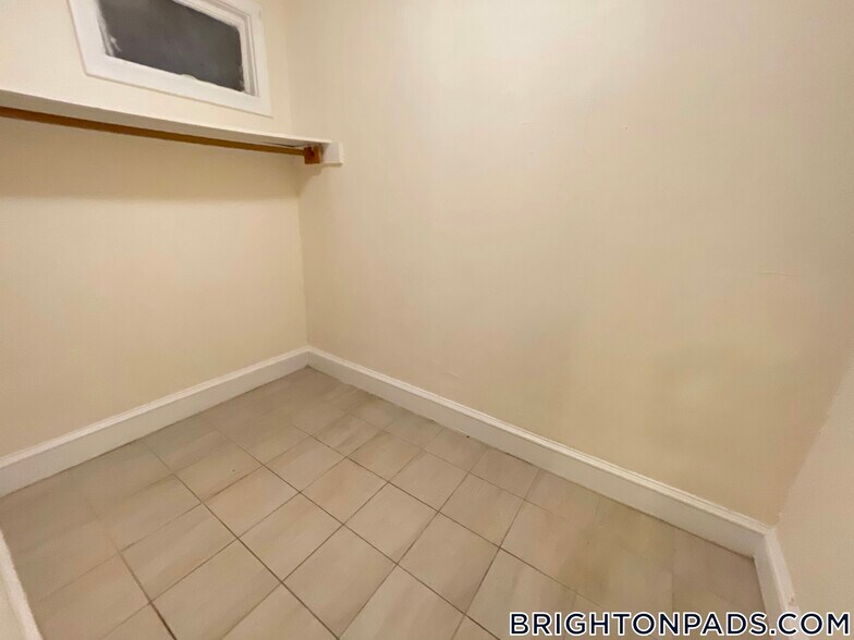 Building Photo - 127 Washington St