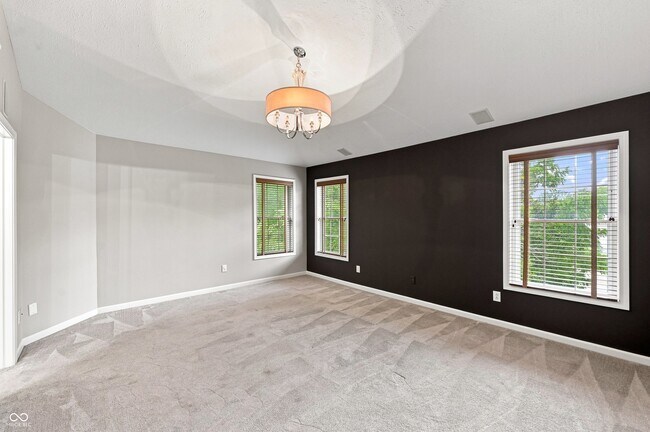 Building Photo - 353 Autumn Dr