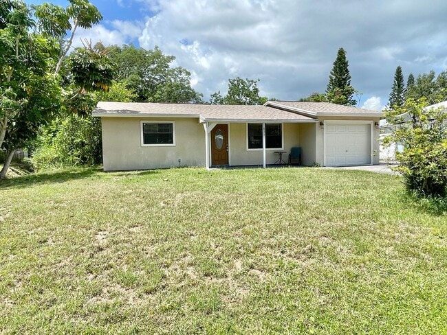 Building Photo - 3BR 1BA Annual Rental Available Now