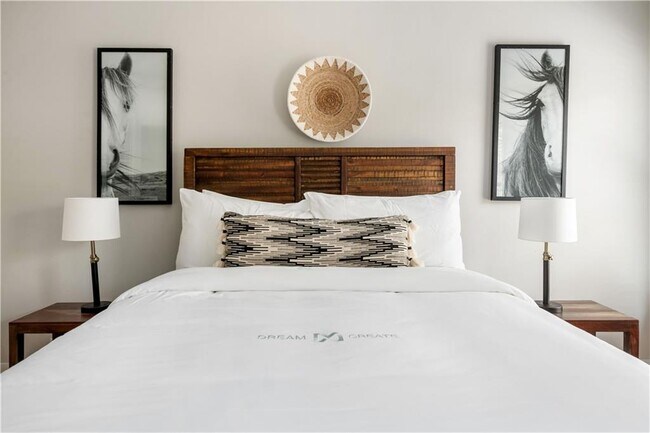 Building Photo - 1393 Glenwood Ave SE