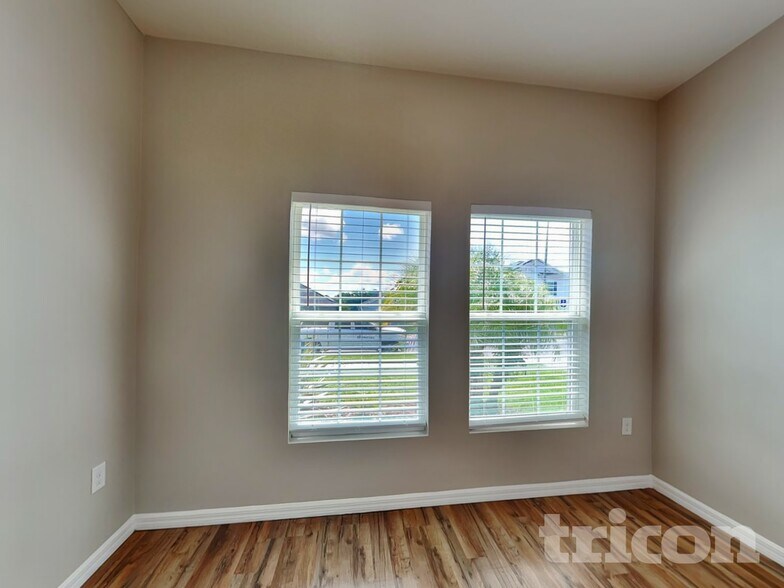 Building Photo - 2361 Sanderling St