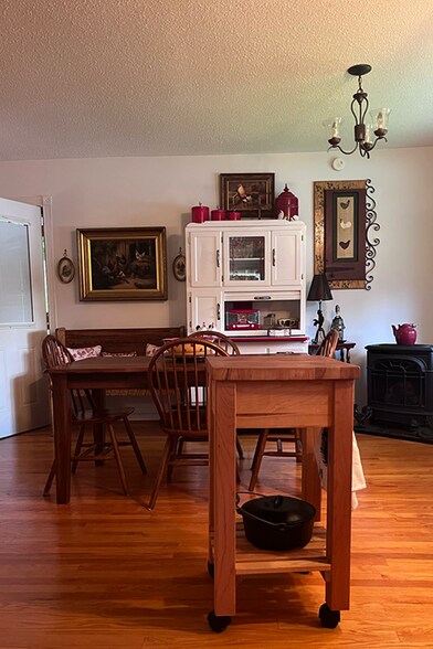 Building Photo - 210 Lake Becky Rd