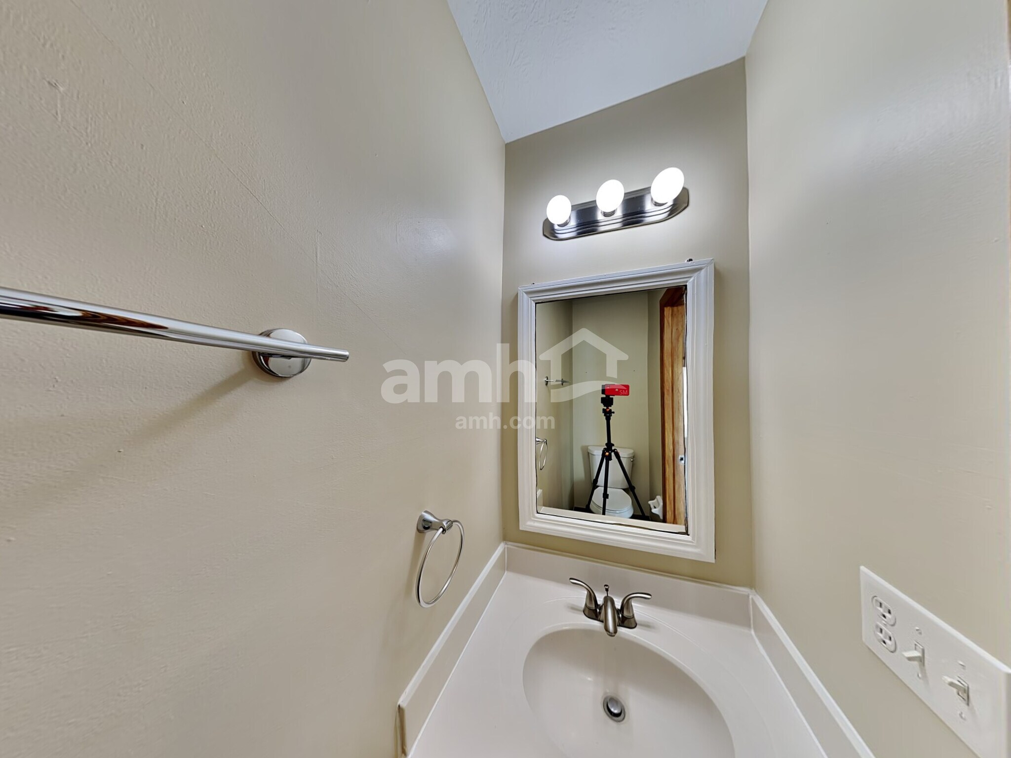 Building Photo - 7911 Butterfield Ln