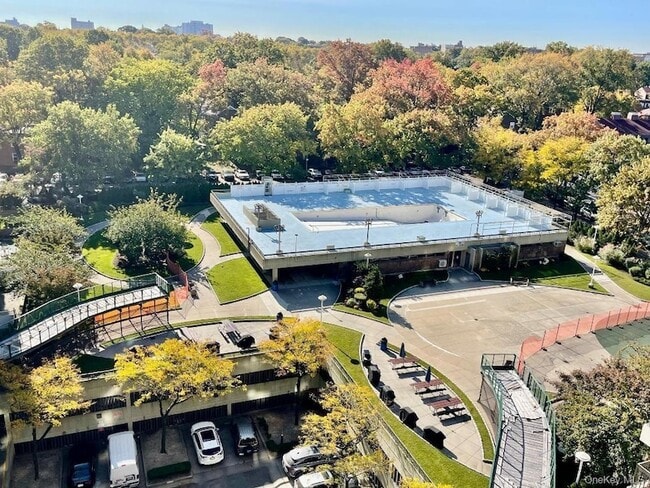 Primary Photo - 15038 Union Tpke