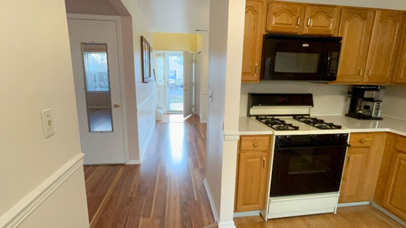 Building Photo - 79 Renaissance Ln