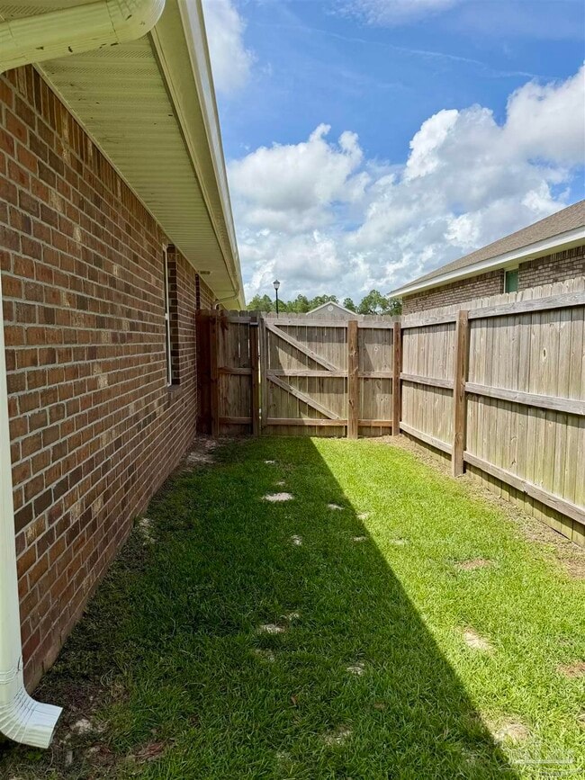 Building Photo - 5049 Quarter Deck St
