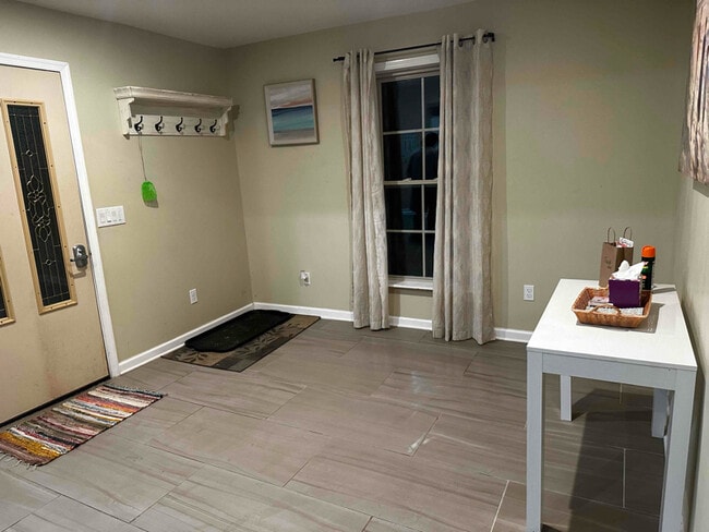 Building Photo - 578 Tuscarora Rd