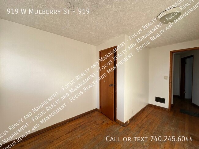 Building Photo - 919 W Mulberry St