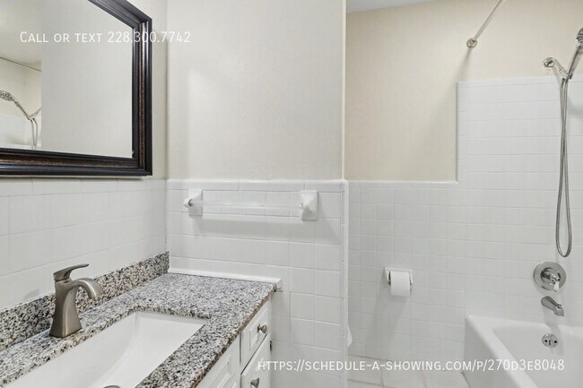 Building Photo - 412 Woodland Park Dr