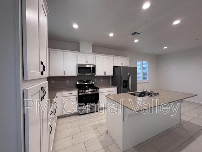 Building Photo - 4612 Irma Dr