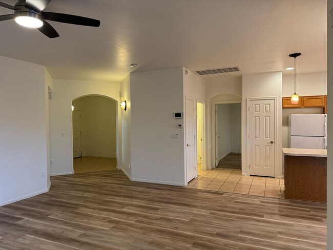 Building Photo - Nice SouthWest Tucson 3Bdm 2Ba, Close Casi...