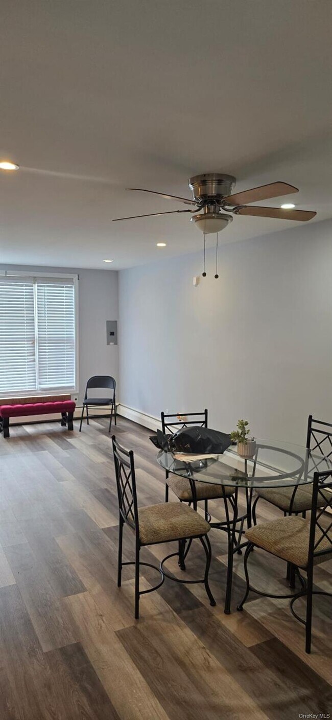 Building Photo - 235 MacDougal St