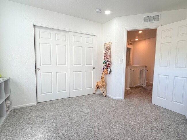 Building Photo - Beautiful Single Family Home | Aurora