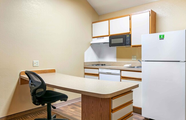 Building Photo - Furnished Studio-Kansas City - Airport - T...