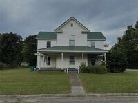 Building Photo - 302 Dahl St