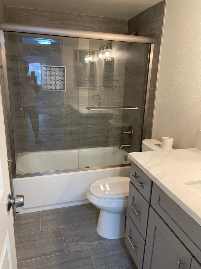 Building Photo - 29345 Avenida La Paz