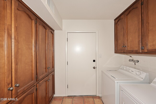 Building Photo - 1725 Staghorn Ln