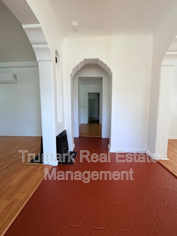 Building Photo - 729 South St