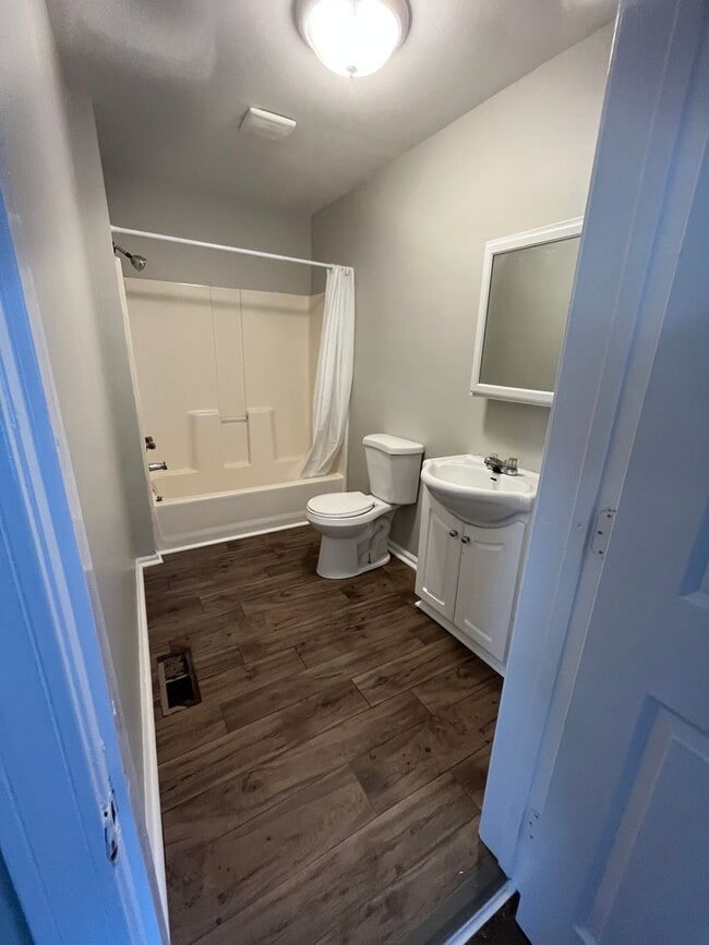 Building Photo - Renovated 3BR house in Portland